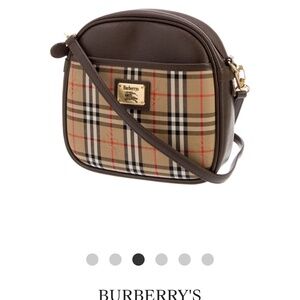 Vintage burberrys cross body purse